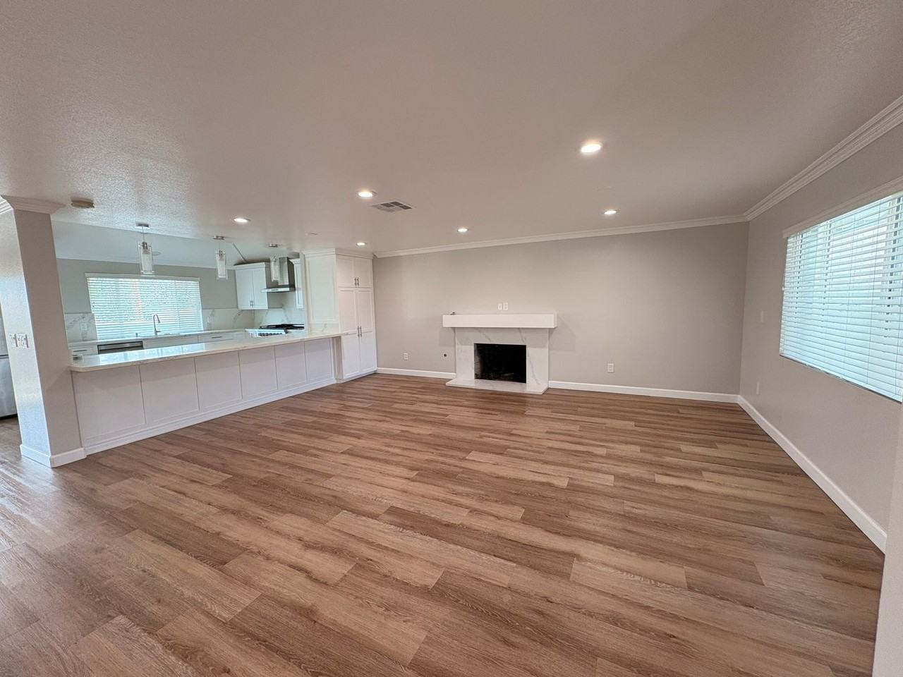 651 Lancer Ln - Photo 4 of 35