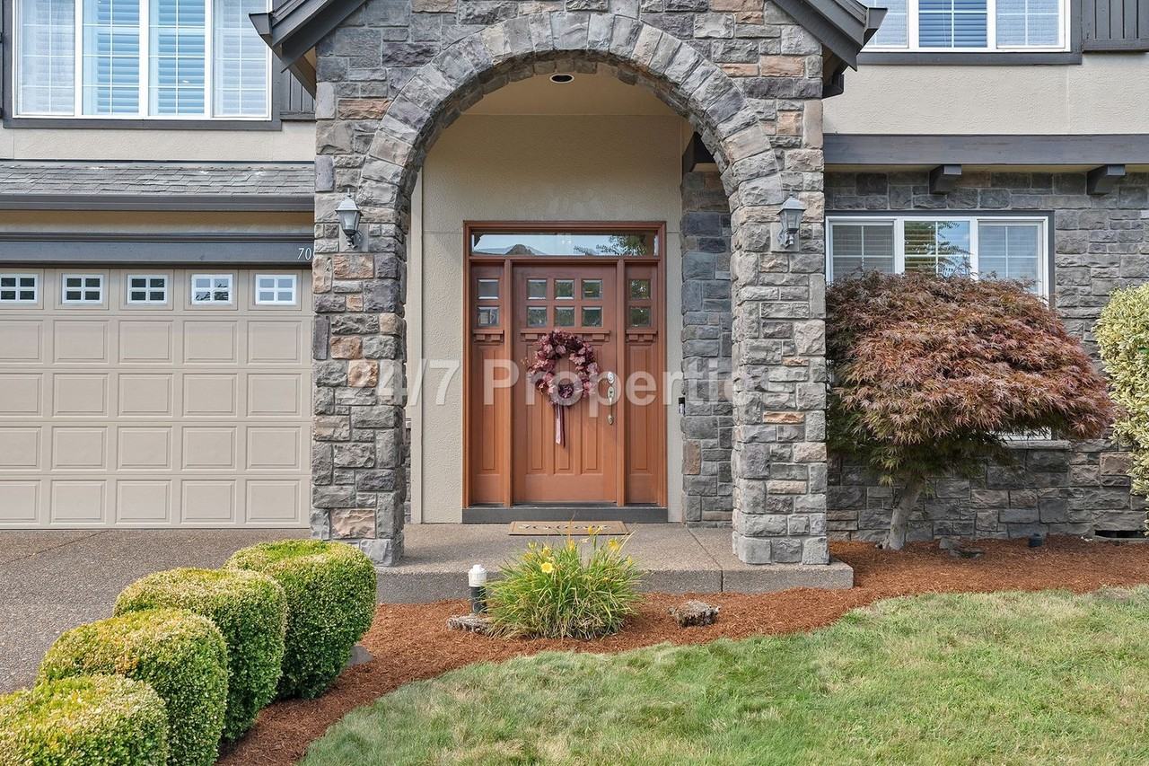 7001 Sw Bouchaine St - Photo 2 of 35