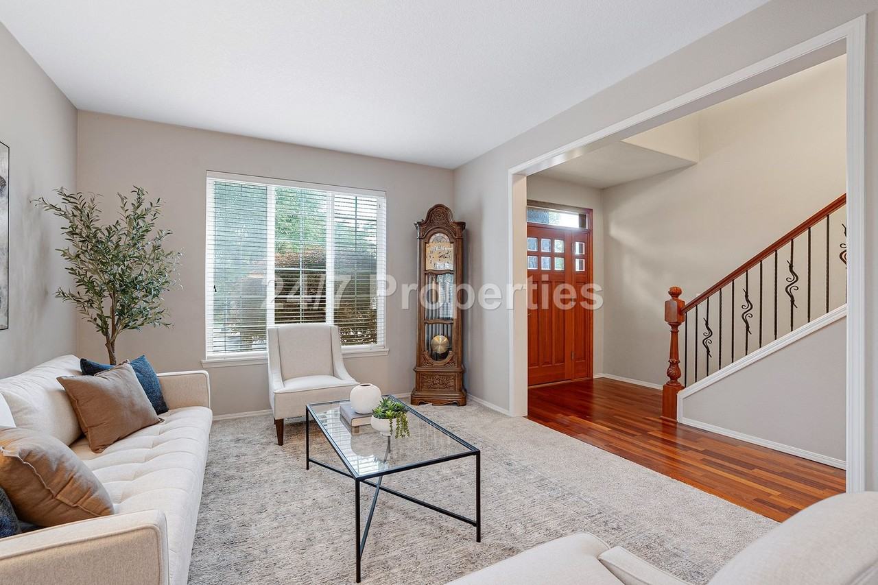 7001 Sw Bouchaine St - Photo 5 of 35