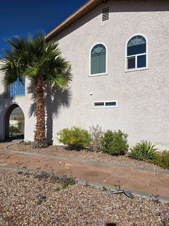 3035 Rosewood Ave - Photo 5 of 49