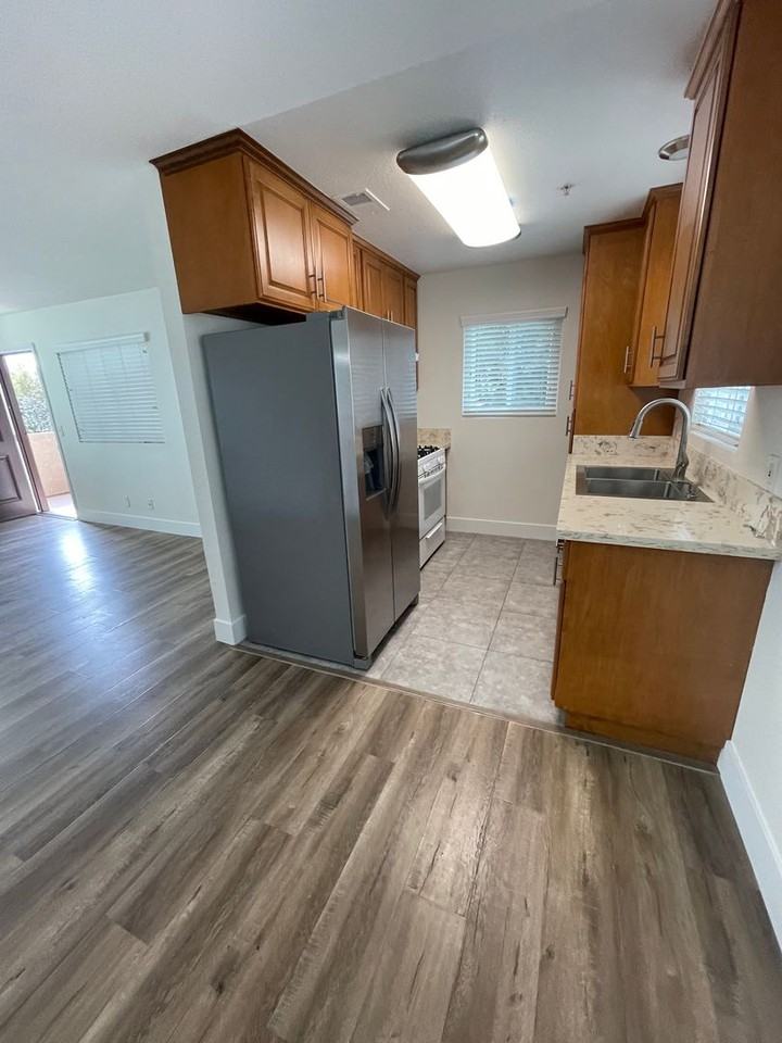 924 S Cambridge St - Photo 2 of 14