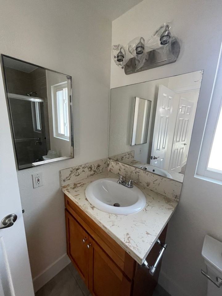 924 S Cambridge St - Photo 7 of 14