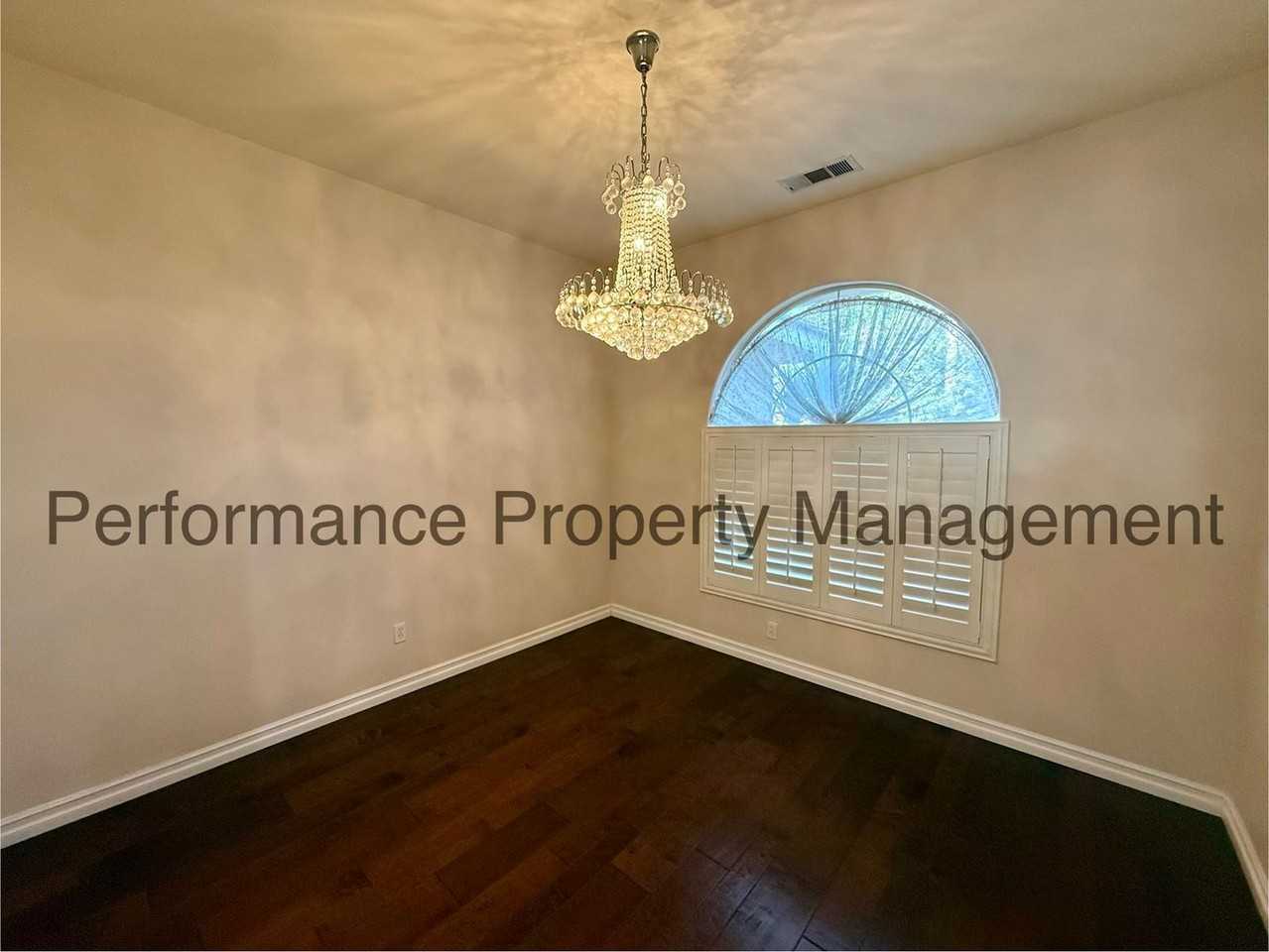 5604 Bayberry Ave - Photo 4 of 25