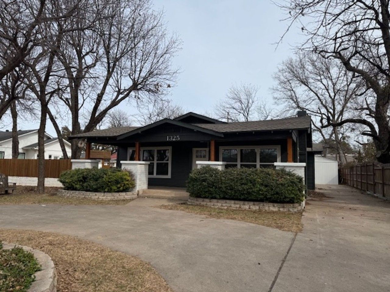 1325 Highland Ave - Photo 2 of 19