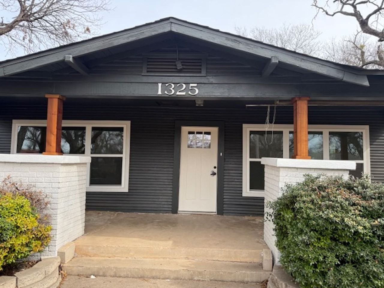 1325 Highland Ave - Photo 3 of 19