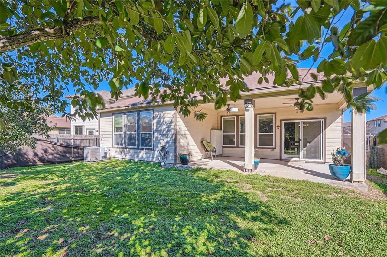 2228 Mccombs St - Photo 2 of 38