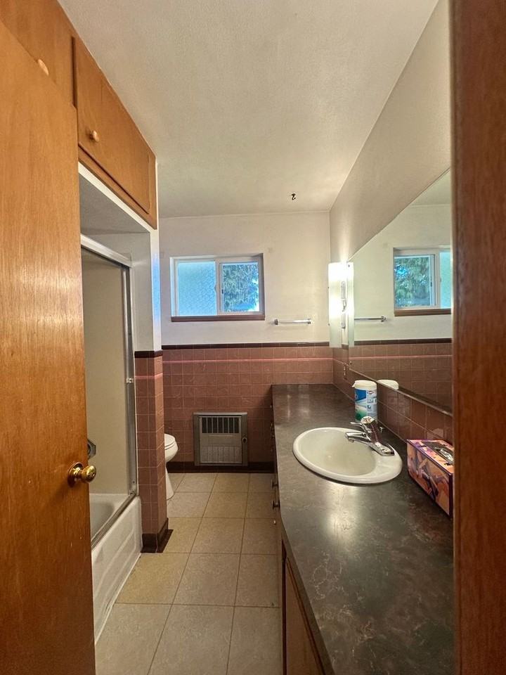 772 N Keller Ave - Photo 5 of 21