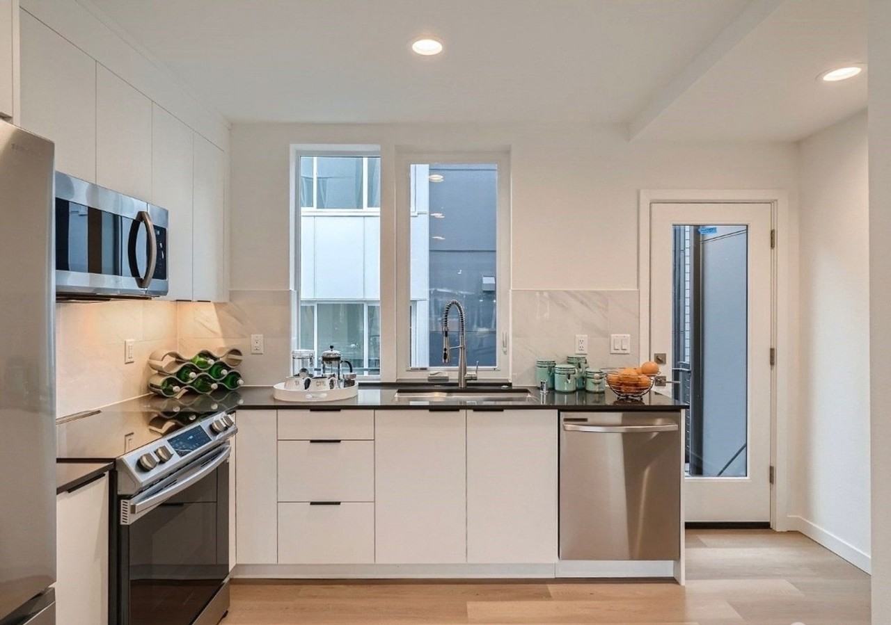 7512B 43rd Ave S - Photo 3 of 24