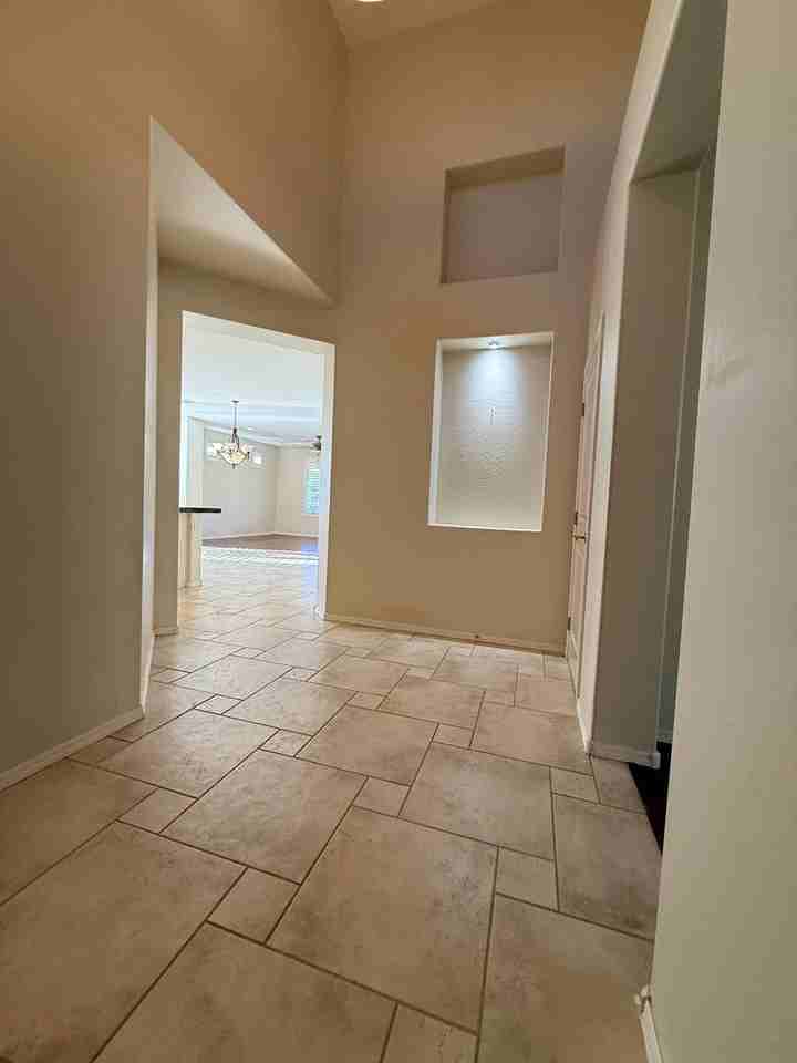 1158 N Stillness Dr - Photo 3 of 25