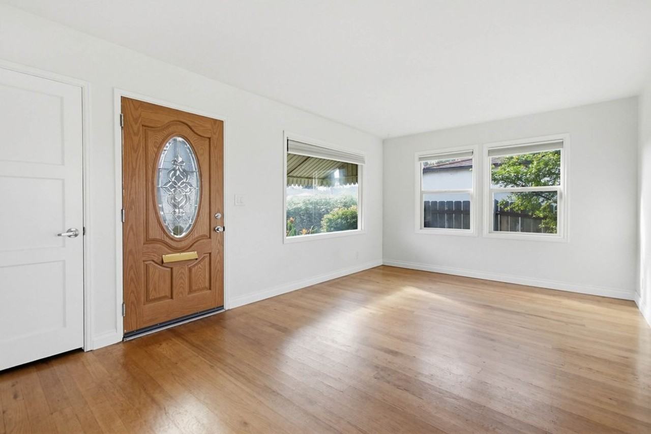 7036 Hybeth Dr - Photo 3 of 26