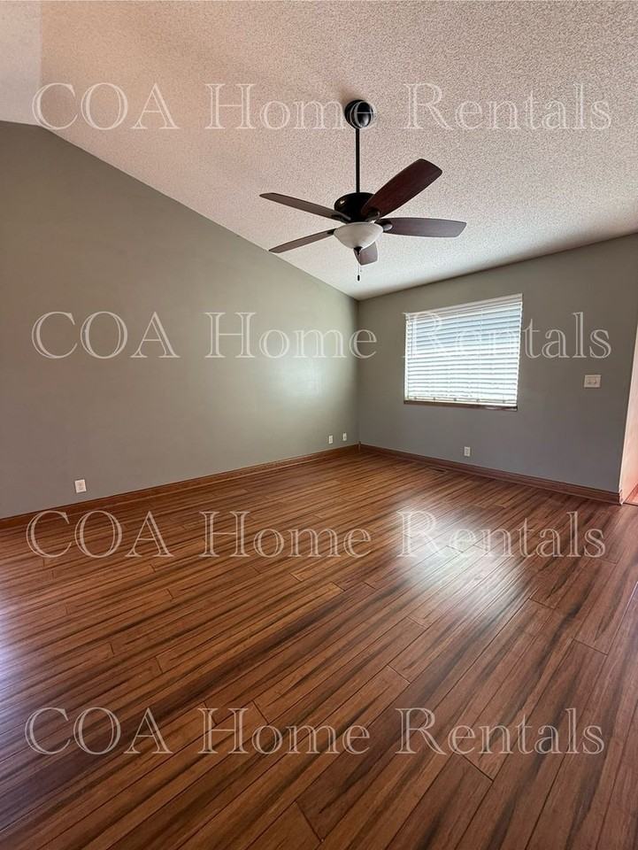 721 S Westview Cir - Photo 2 of 20