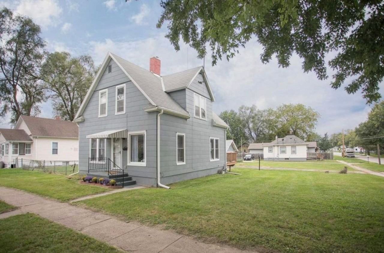 1904 S 8th St - Photo 2 of 20