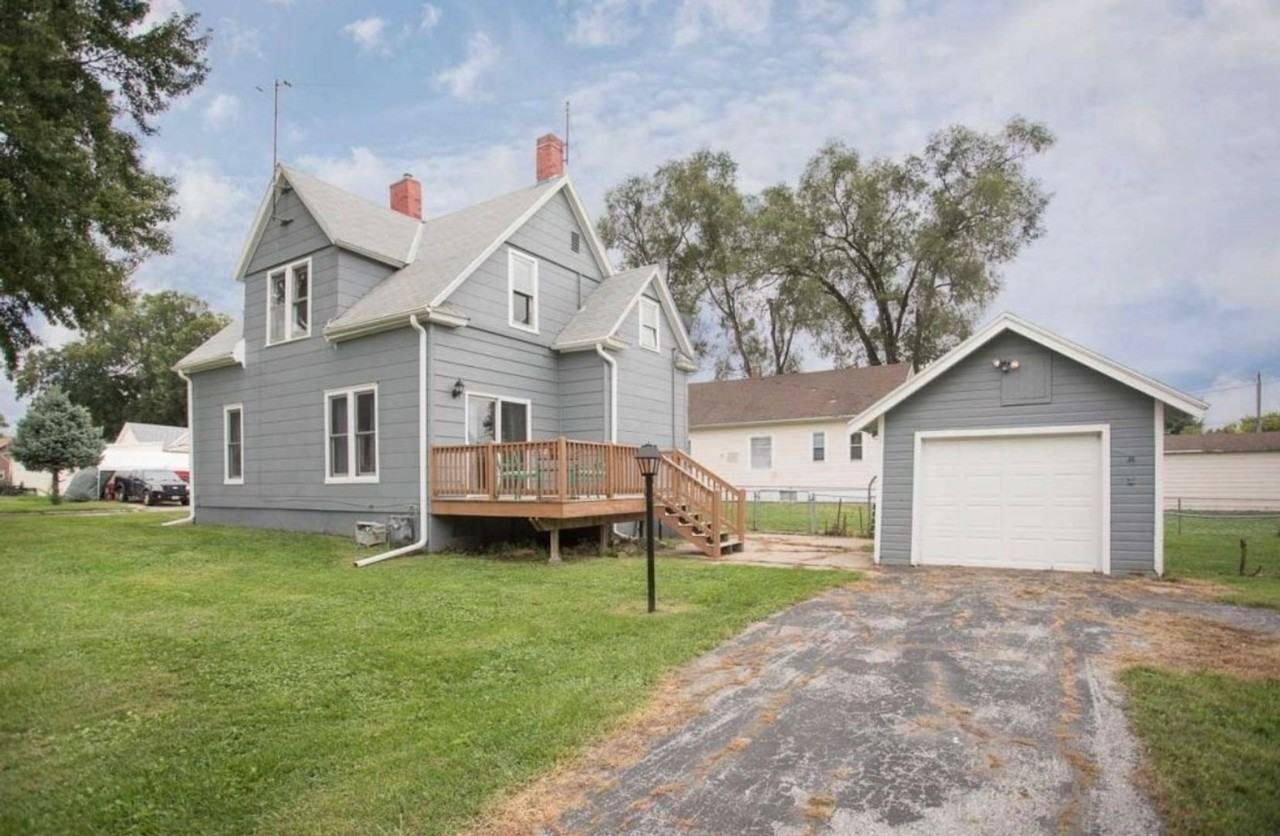 1904 S 8th St - Photo 3 of 20