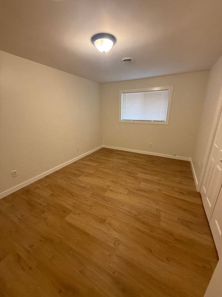 607 Eastwood Dr - Photo 4 of 7