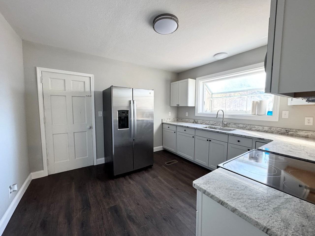 1804 County St - Photo 2 of 12