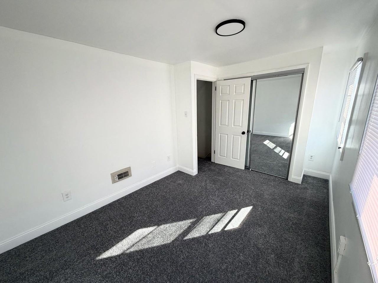 4905 Knorr St - Photo 4 of 9