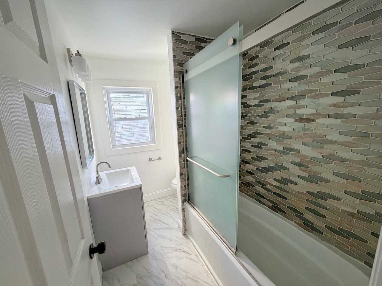 4905 Knorr St - Photo 7 of 9