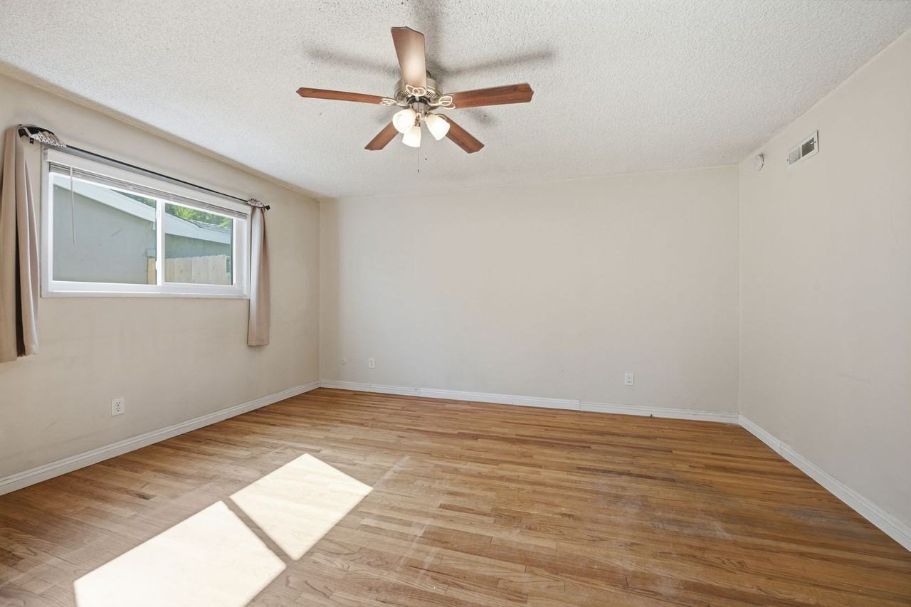 5442 Brockbank Pl - Photo 7 of 26