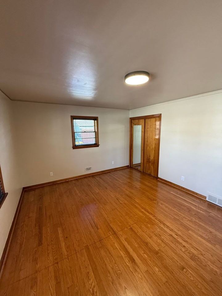 1125 Roselawn Way - Photo 3 of 18