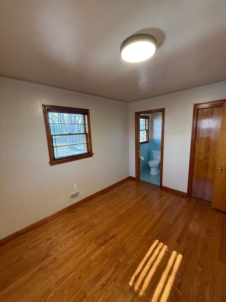 1125 Roselawn Way - Photo 5 of 18