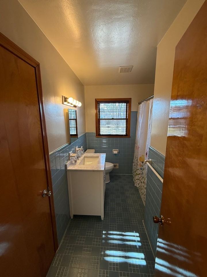 1125 Roselawn Way - Photo 7 of 18