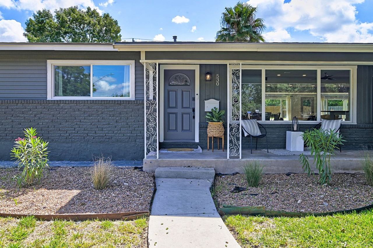 530 Burnside Dr - Photo 3 of 20