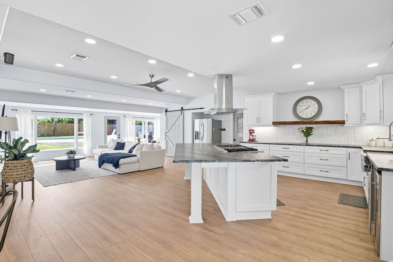 530 Burnside Dr - Photo 6 of 20