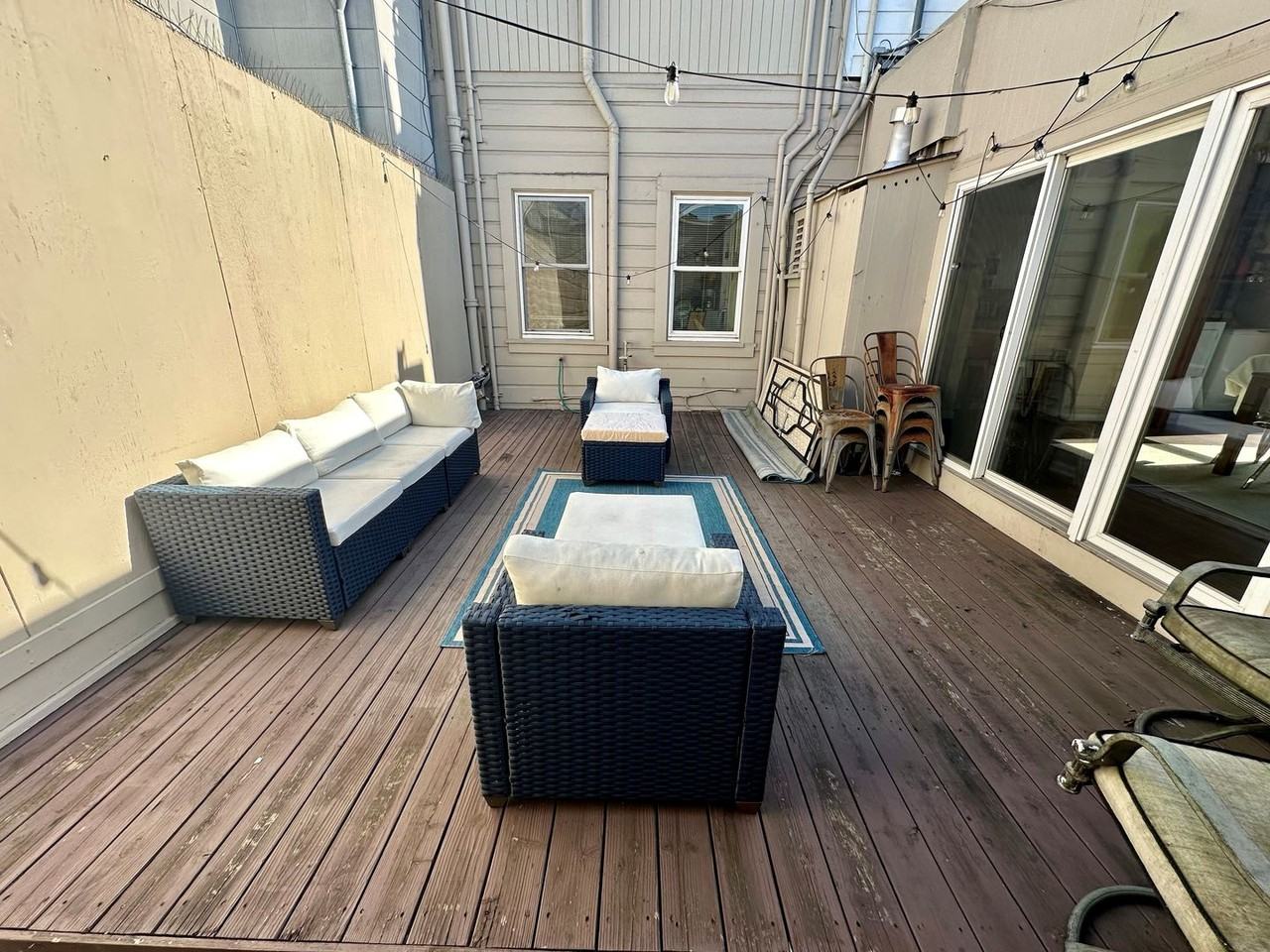 2112 Lombard St - Photo 5 of 8