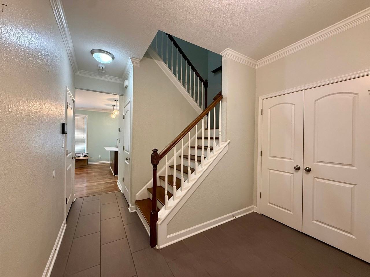 1200 Camden Pl - Photo 2 of 25