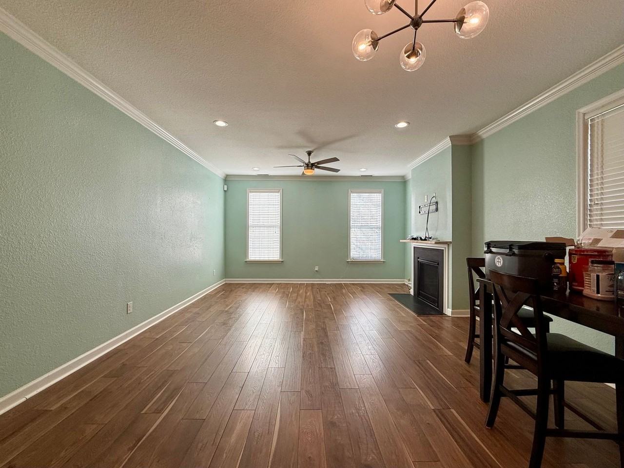 1200 Camden Pl - Photo 5 of 25