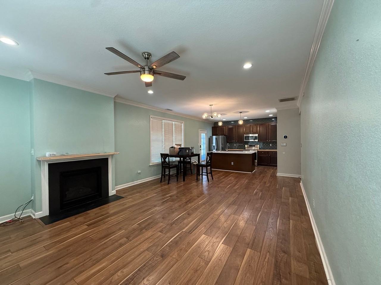 1200 Camden Pl - Photo 6 of 25