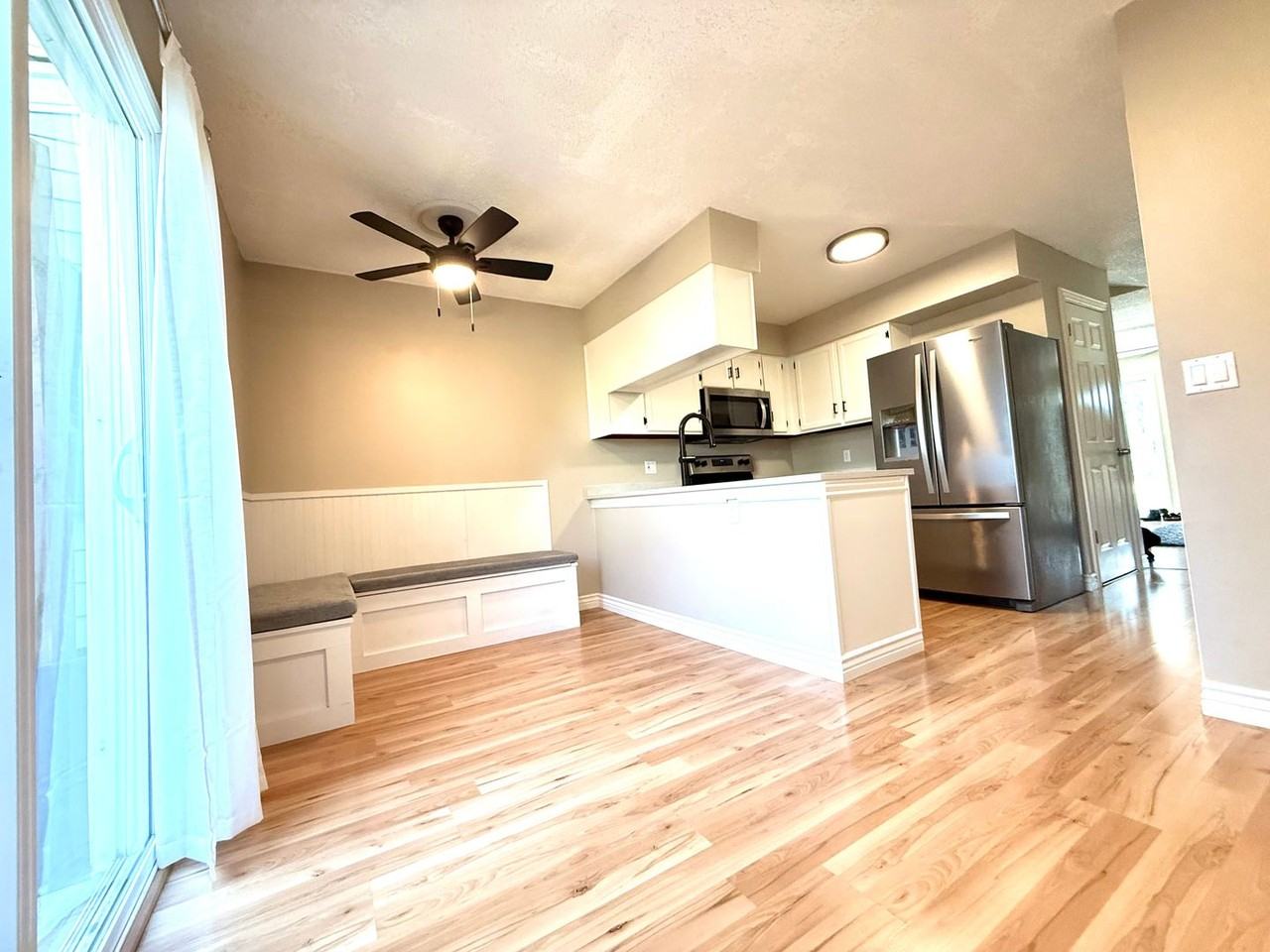 8827 W Floyd Ave - Photo 4 of 17