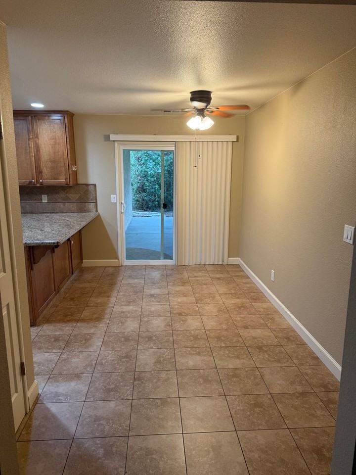 150 E Sherwood Dr - Photo 3 of 9