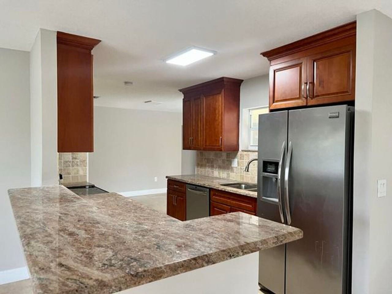 3421 Nw 25th Ter - Photo 3 of 20