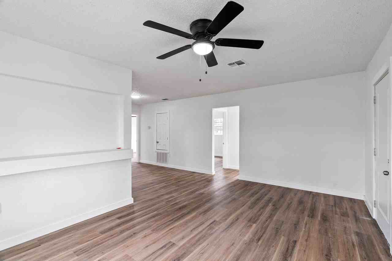 2846 Niagara St - Photo 5 of 15