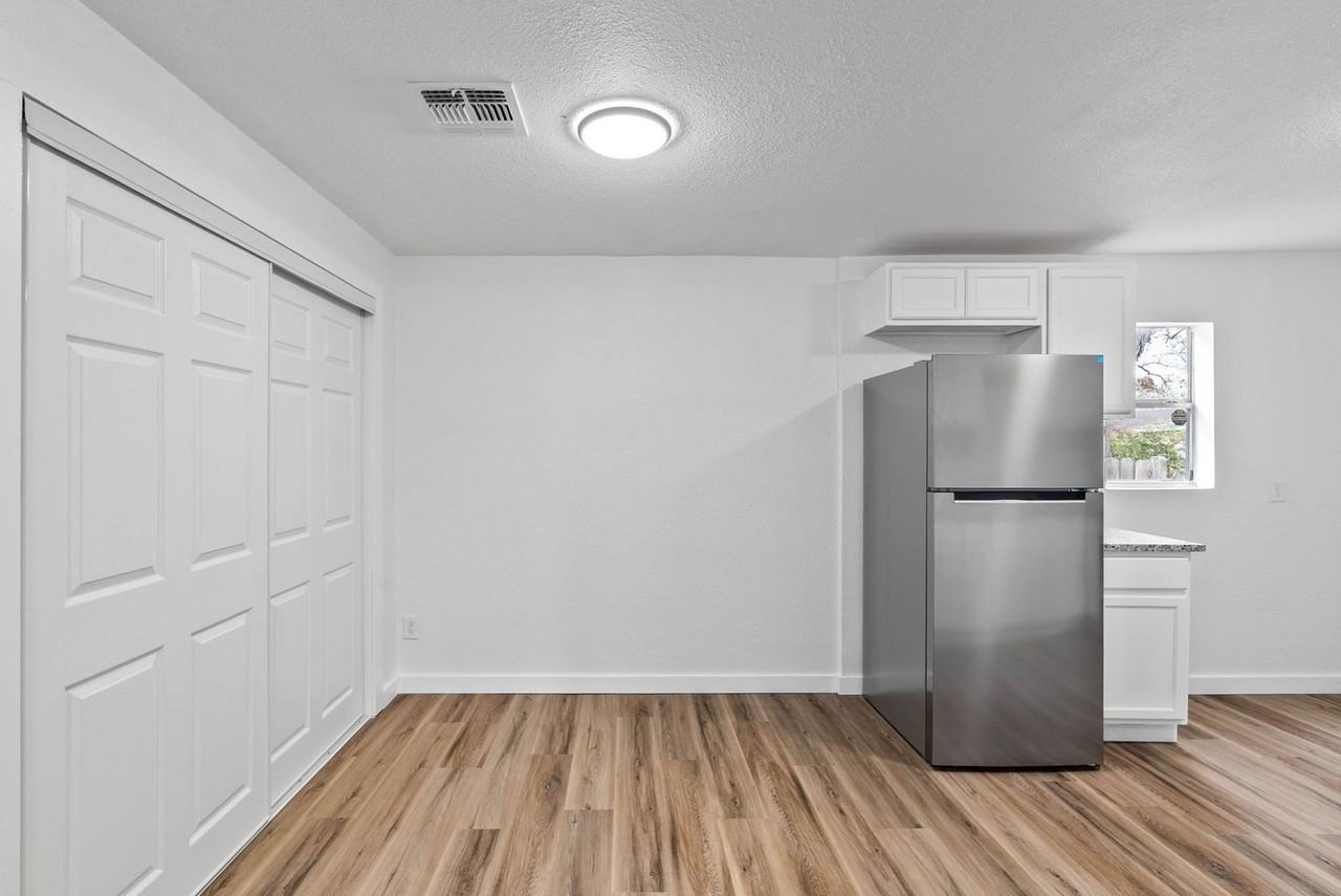 2846 Niagara St - Photo 7 of 15