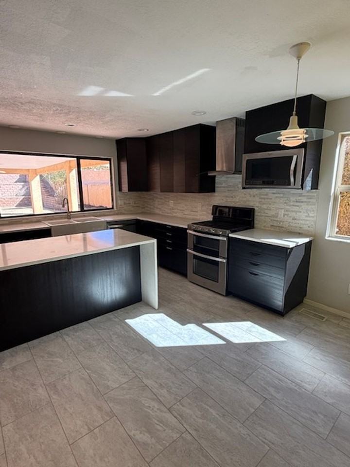 5616 Planeta Ct Ne - Photo 5 of 22