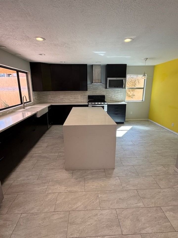 5616 Planeta Ct Ne - Photo 6 of 22