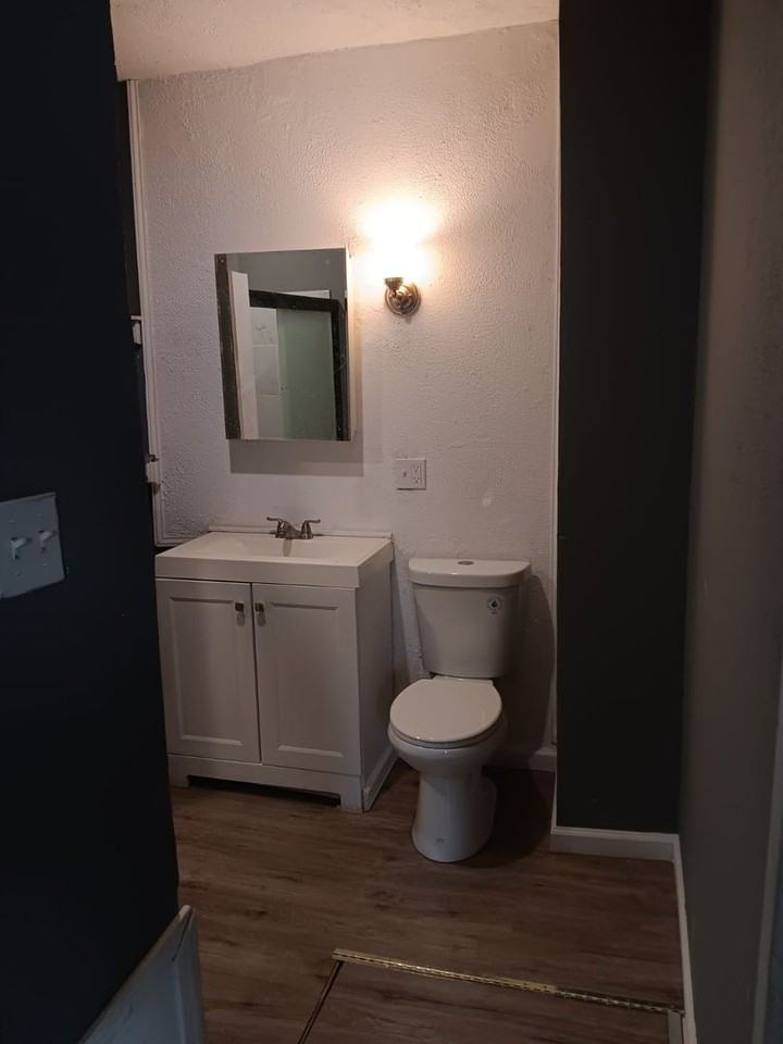 3431 W 56th St - Photo 2 of 7