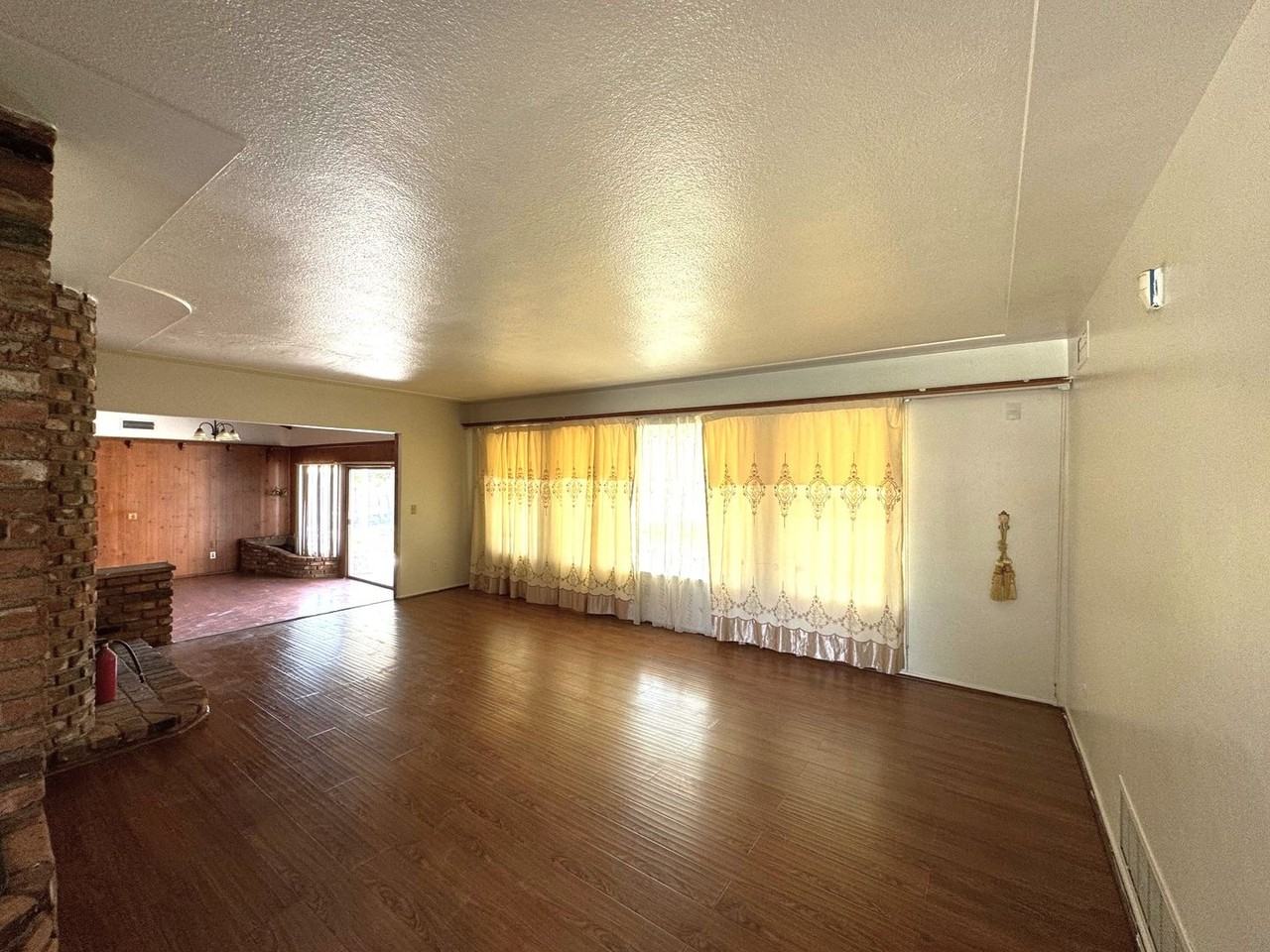 1008 N Primrose Ave - Photo 3 of 12