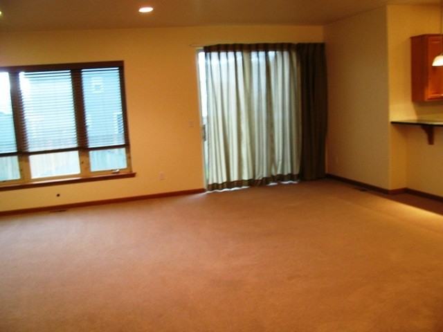 1033 E 19th - Photo 7 of 14