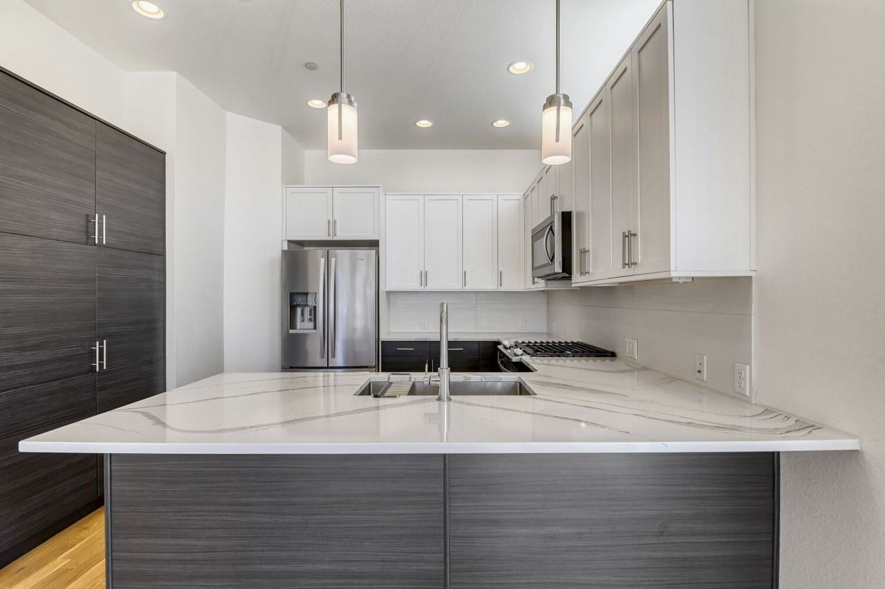 1356 Snowberry Ln - Photo 2 of 40