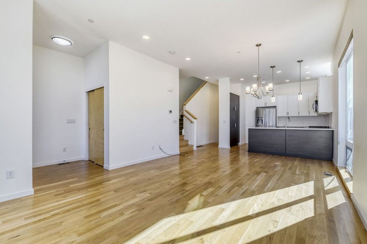 1356 Snowberry Ln - Photo 3 of 40