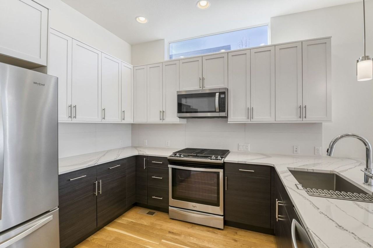 1356 Snowberry Ln - Photo 4 of 40