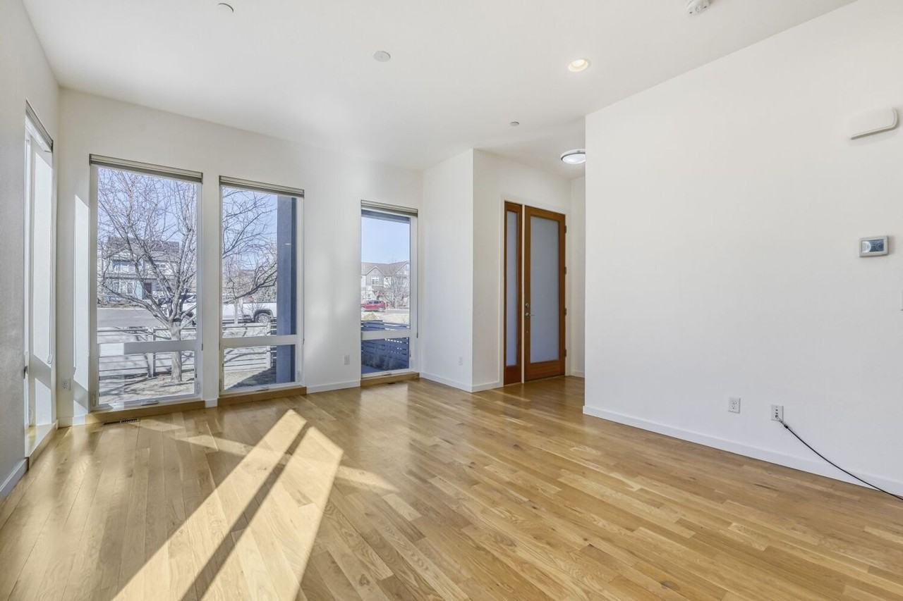 1356 Snowberry Ln - Photo 7 of 40