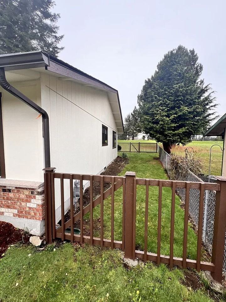 6413 Congressional Dr Se - Photo 4 of 35