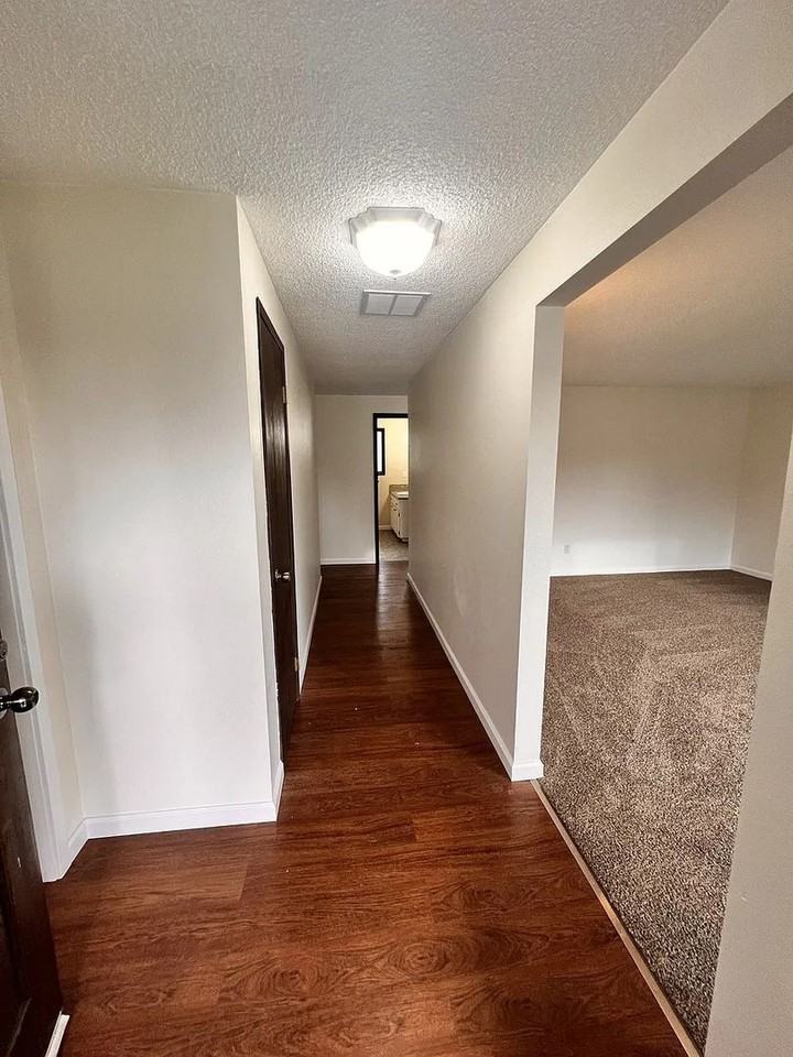 6413 Congressional Dr Se - Photo 5 of 35