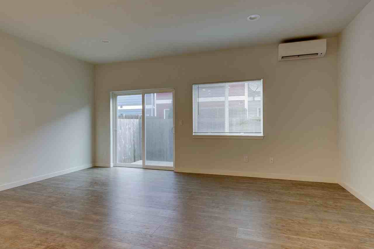 563 Ne Kettle St #A3 - Photo 7 of 21