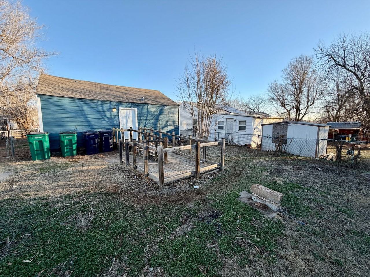 2502 Se 13th St - Photo 2 of 18