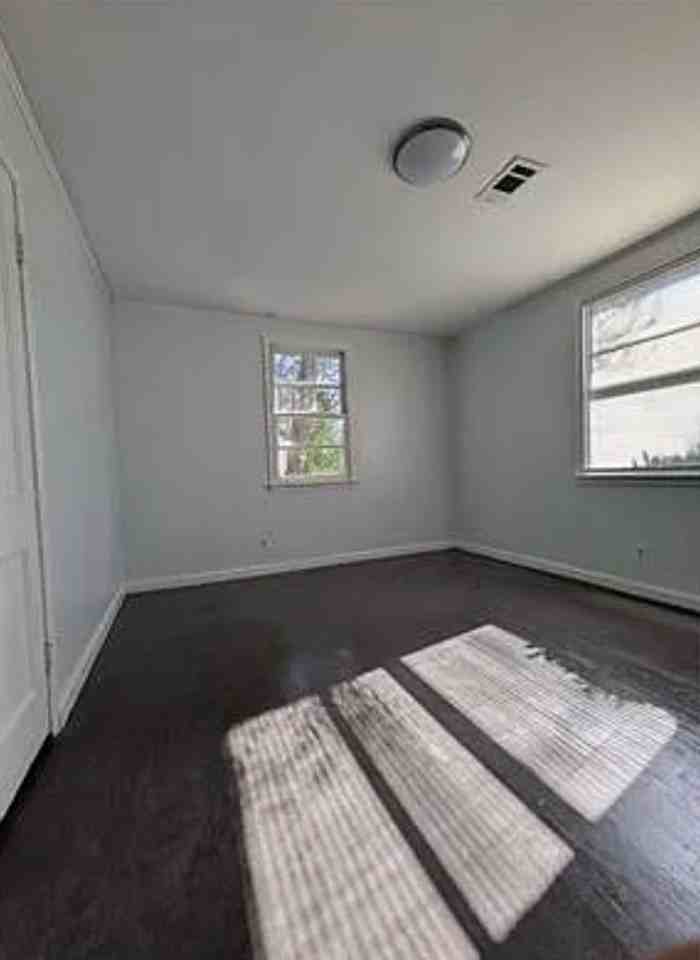 2041 Tullis Dr - Photo 4 of 6